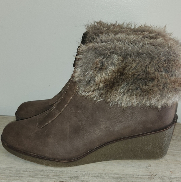 A2 by Aerosoles Brown Faux Fur Zip  Wedge Booties Bintegrity‎ Women's Size 9M - Picture 1 of 15